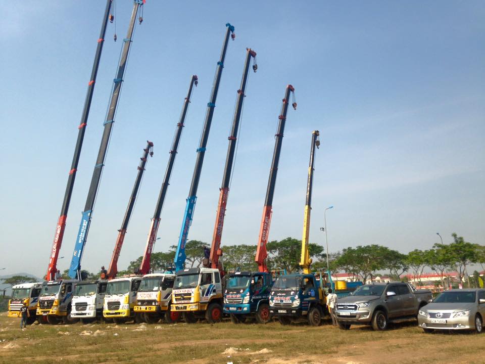 Bảng giá cho thuê xe cẩu tự hành